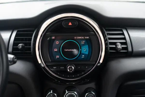 MINI 5 Portas Cooper Premium JCW Auto 31