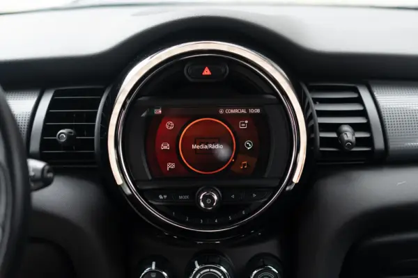 MINI 5 Portas Cooper Premium JCW Auto 32