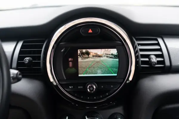 MINI 5 Portas Cooper Premium JCW Auto 33