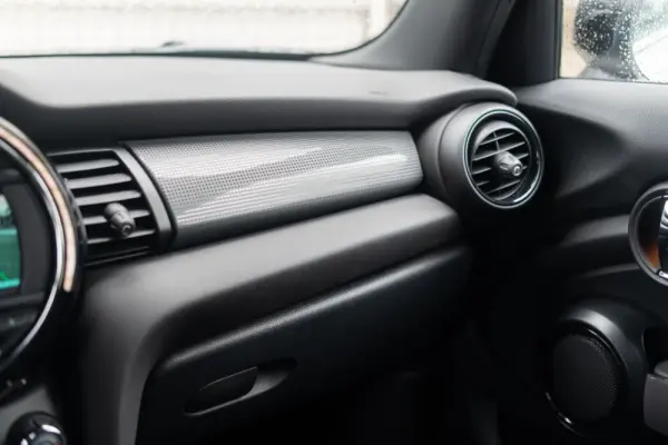 MINI 5 Portas Cooper Premium JCW Auto 47