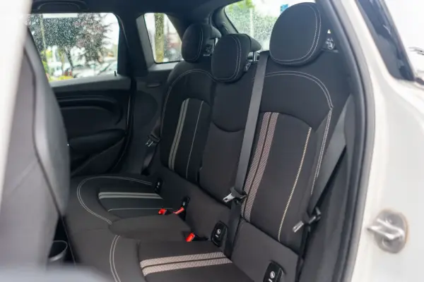 MINI 5 Portas Cooper Premium JCW Auto 54