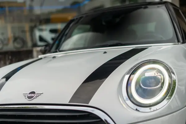 MINI 5 Portas Cooper Premium JCW Auto 63