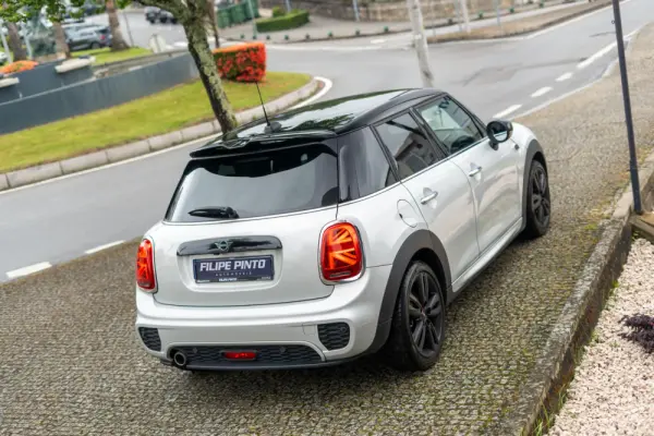 MINI 5 Portas Cooper Premium JCW Auto 73
