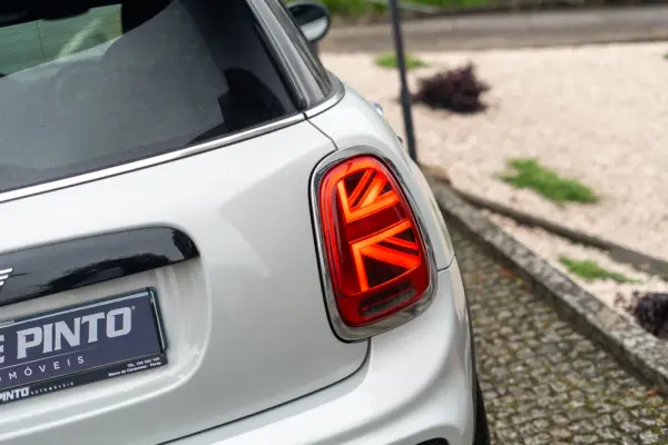 MINI 5 Portas Cooper Premium JCW Auto 75