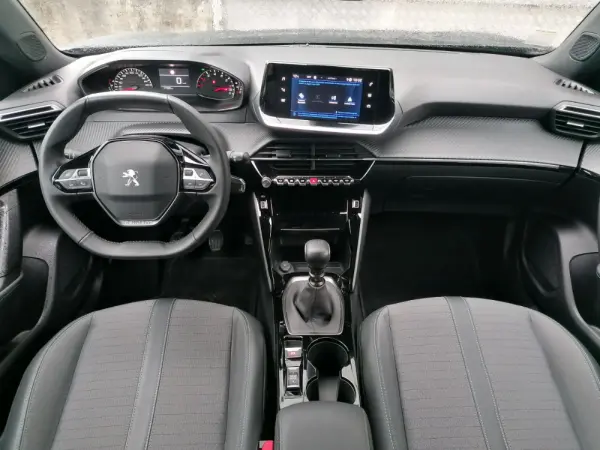 Peugeot 2008 1.2 PureTech Allure Pack 7