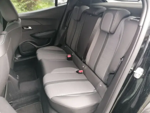 Peugeot 2008 1.2 PureTech Allure Pack 24