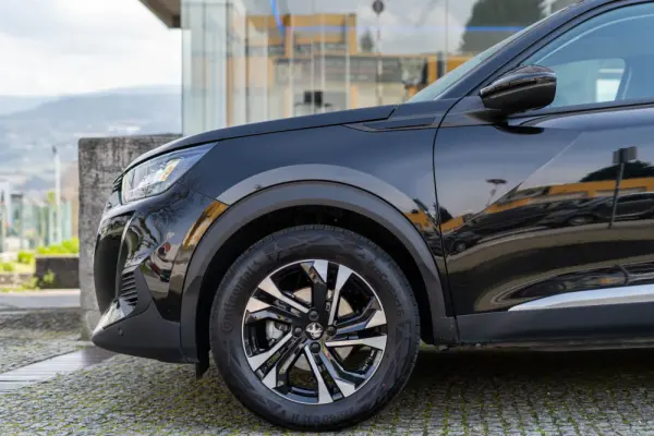 Peugeot 2008 1.2 PureTech Allure Pack 29