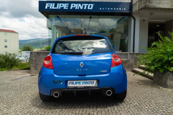 Renault Clio 2.0 16V RS 6