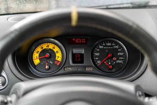Renault Clio 2.0 16V RS 9