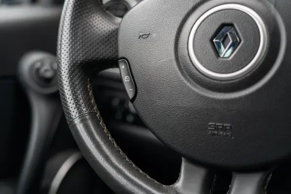 Renault Clio 2.0 16V RS 10