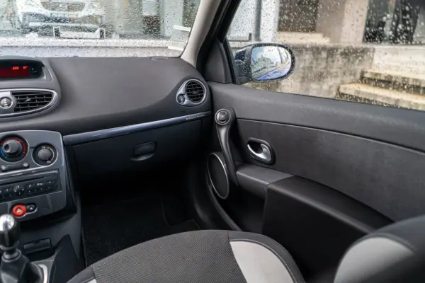 Renault Clio 2.0 16V RS 18