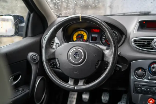 Renault Clio 2.0 16V RS 20