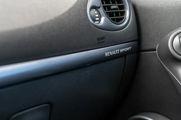 Renault Clio 2.0 16V RS 21