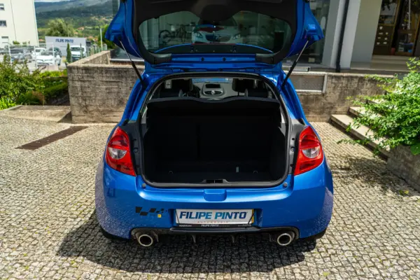 Renault Clio 2.0 16V RS 24