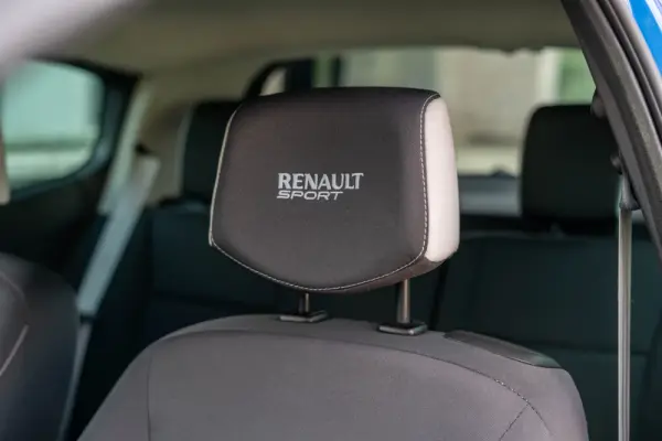 Renault Clio 2.0 16V RS 31
