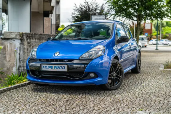 Renault Clio 2.0 16V RS 33