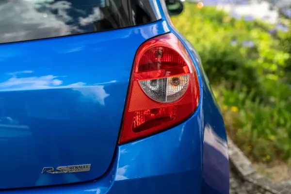 Renault Clio 2.0 16V RS 37