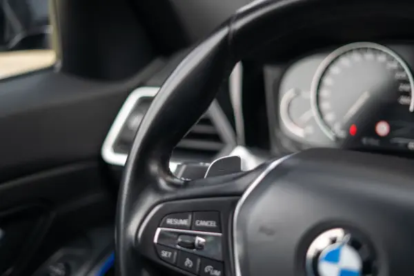 BMW 320 d Line Sport Shadow Auto 12