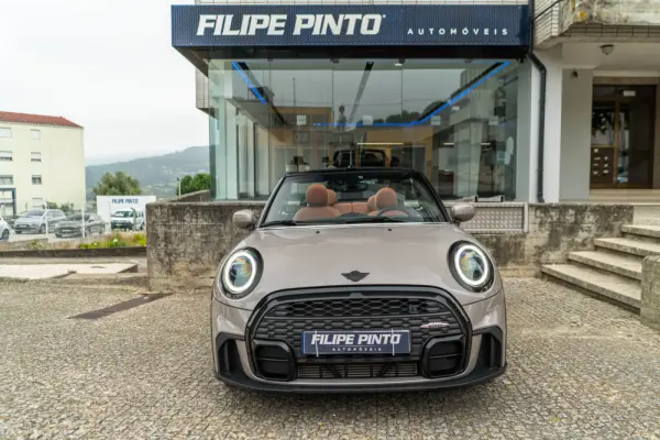 MINI Cabrio Cooper Premium Extra JCW Auto 4