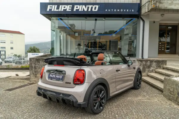 MINI Cabrio Cooper Premium Extra JCW Auto 5