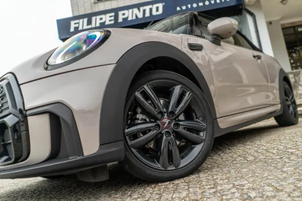 MINI Cabrio Cooper Premium Extra JCW Auto 33