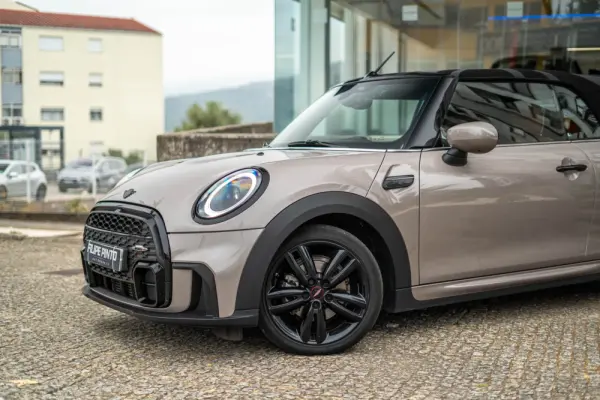 MINI Cabrio Cooper Premium Extra JCW Auto 37