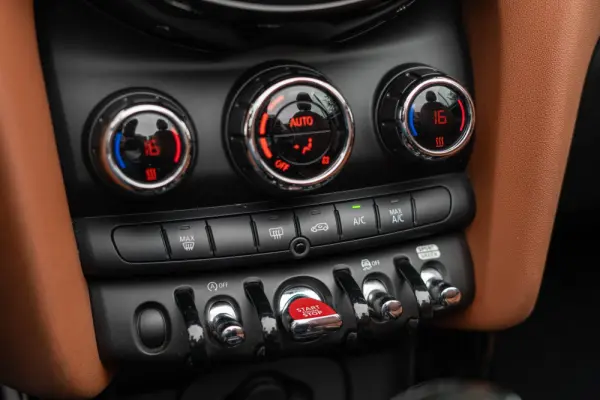 MINI Cabrio Cooper Premium Extra JCW Auto 42