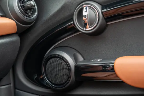 MINI Cabrio Cooper Premium Extra JCW Auto 50