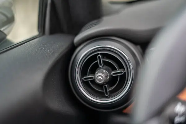 MINI Cabrio Cooper Premium Extra JCW Auto 51