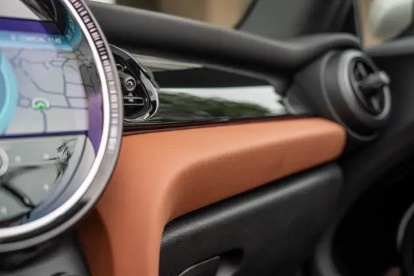 MINI Cabrio Cooper Premium Extra JCW Auto 52