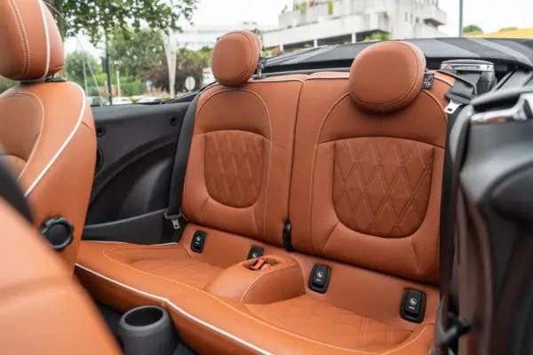 MINI Cabrio Cooper Premium Extra JCW Auto 58