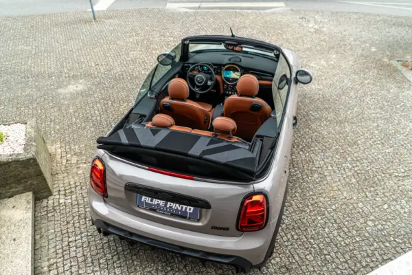MINI Cabrio Cooper Premium Extra JCW Auto 61