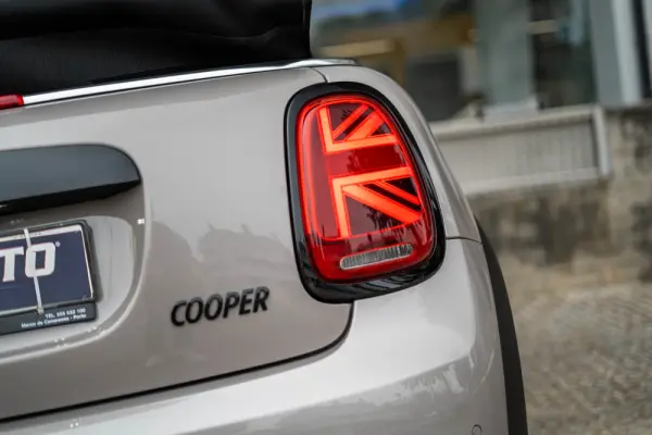 MINI Cabrio Cooper Premium Extra JCW Auto 62