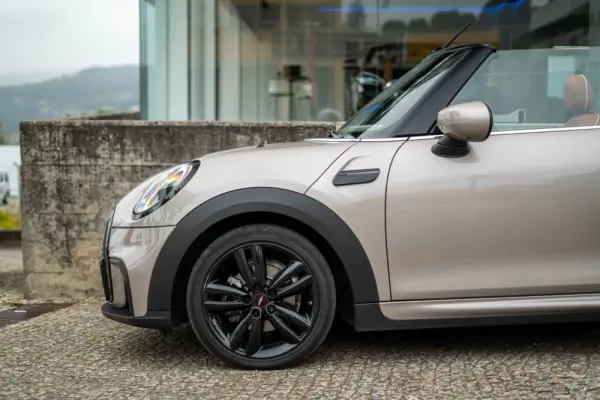 MINI Cabrio Cooper Premium Extra JCW Auto 68