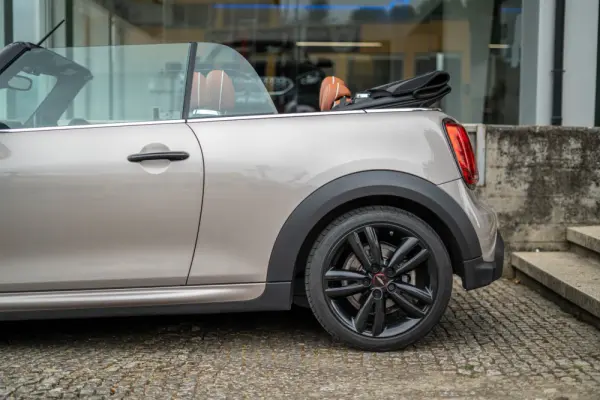 MINI Cabrio Cooper Premium Extra JCW Auto 69