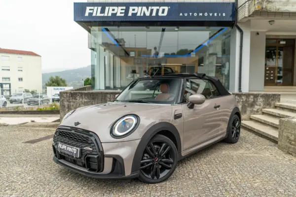 MINI Cabrio Cooper Premium Extra JCW Auto 73