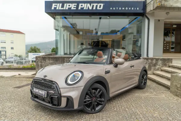 MINI Cabrio Cooper Premium Extra JCW Auto 74