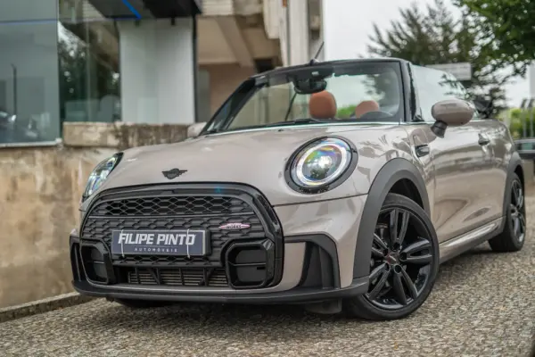 MINI Cabrio Cooper Premium Extra JCW Auto 76