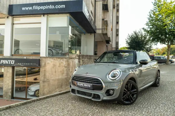 MINI Cabrio Cooper Premium Extra JCW Auto 2