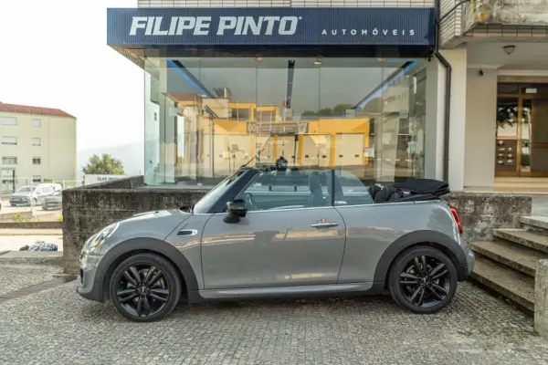 MINI Cabrio Cooper Premium Extra JCW Auto 3