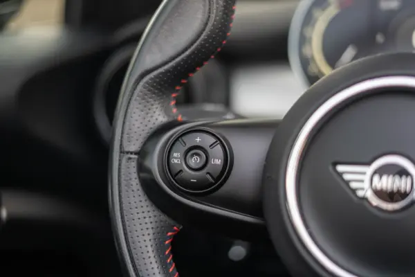 MINI Cabrio Cooper Premium Extra JCW Auto 11