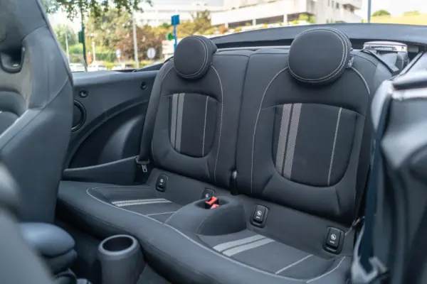 MINI Cabrio Cooper Premium Extra JCW Auto 39