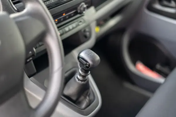 Opel Vivaro 1.5 CDTi L3H1 Essentia 17