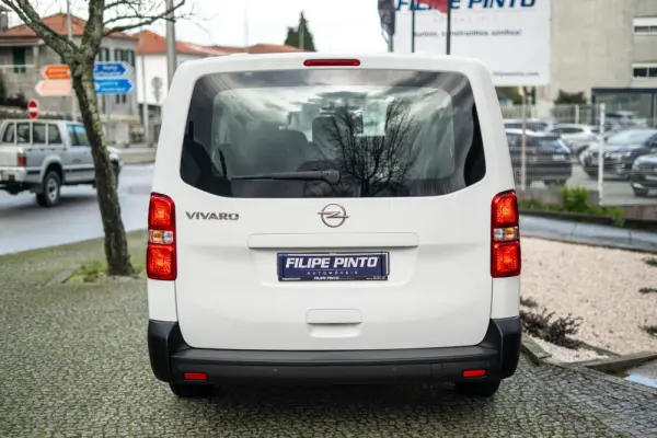 Opel Vivaro 1.5 CDTi L3H1 Essentia 27