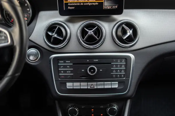 Mercedes-Benz CLA 180 d Urban 29