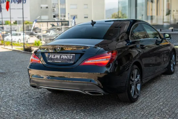 Mercedes-Benz CLA 180 d Urban 61