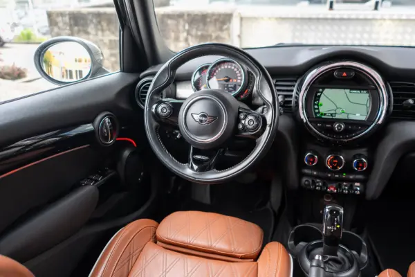 MINI 5 Portas Cooper D Auto 7
