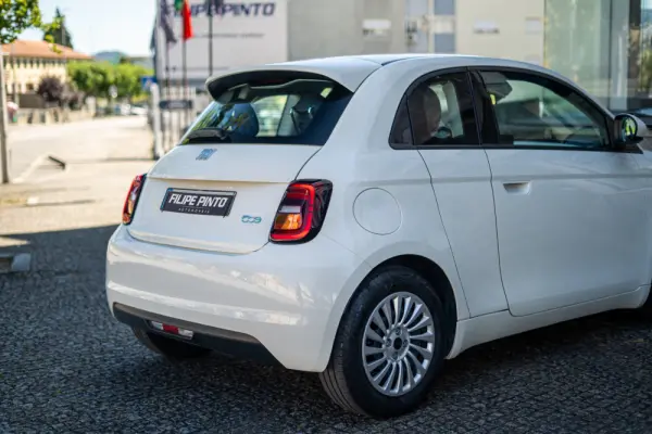 Fiat 500e 3 + 1 42 kWh 72