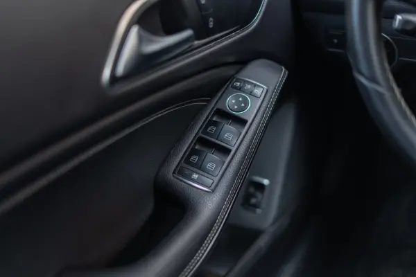 Mercedes-Benz CLA 180 d Urban 38