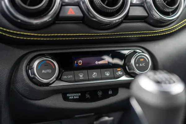 Nissan Juke 1.0 DIG-T Kiiro 27